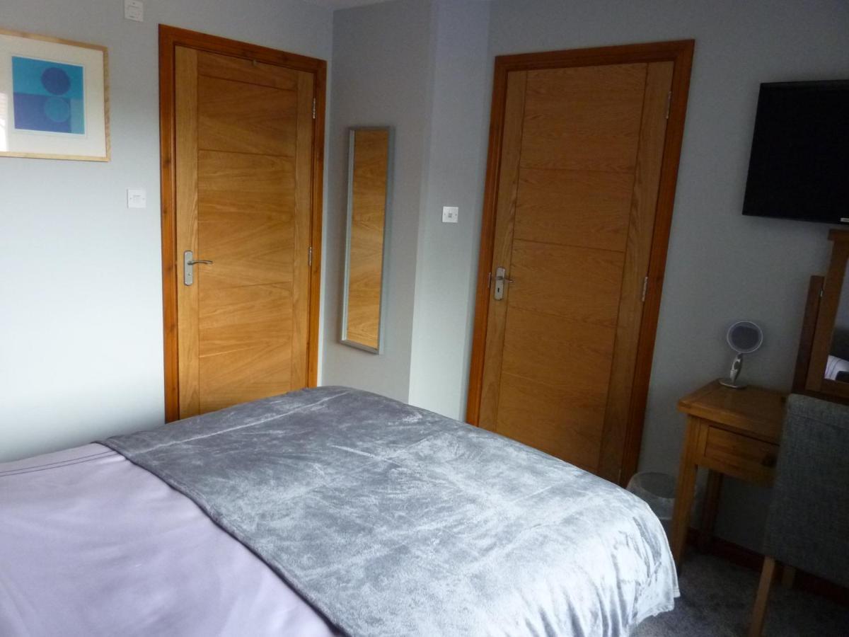 Inverness. Private Double Room With En Suite. Room Only. Экстерьер фото